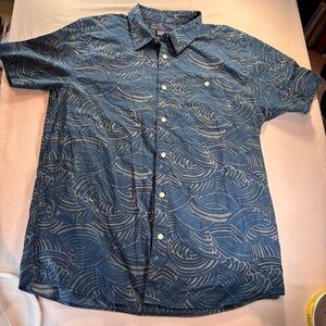 Patagonia Men's Blue Wave Pattern Shirt